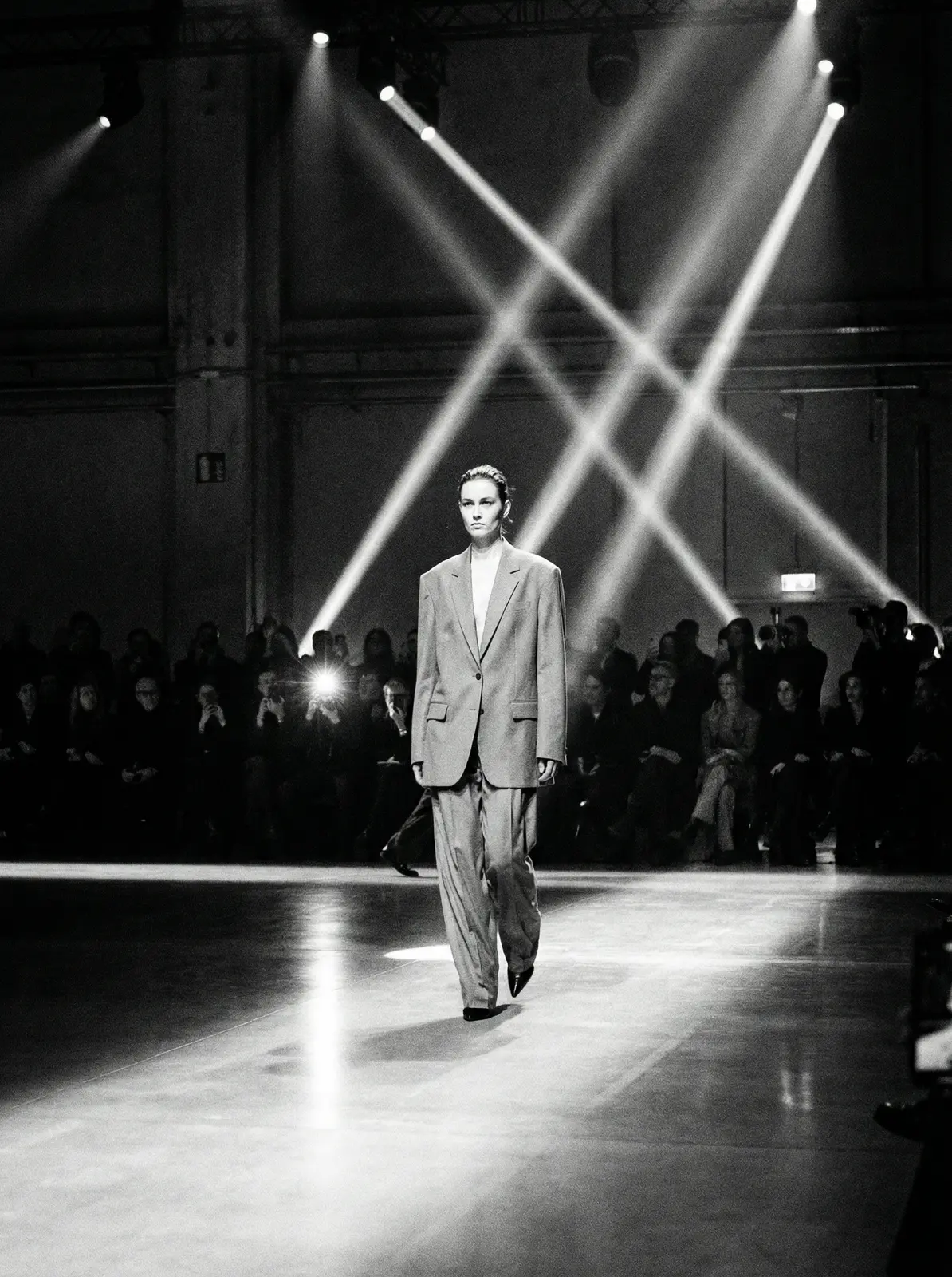 劲爆体育官网 米兰时装周秀场短视频